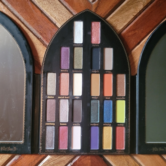 Kat Von D Saint & Sinner Palette - Picture 3 of 6